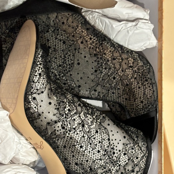 Women’s heeled booties - Picture 4 of 8